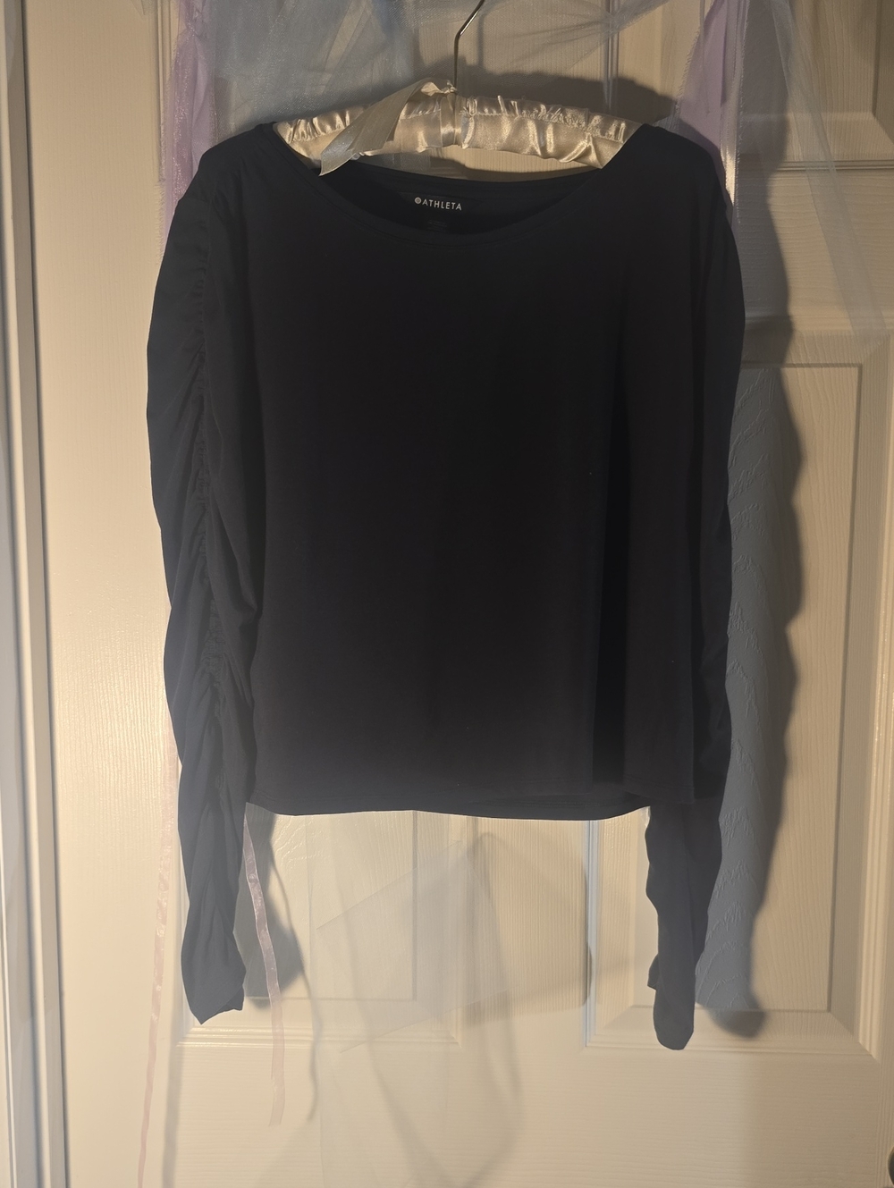 Athleta Black Long Sleeve Ruched-Sleeve Tee